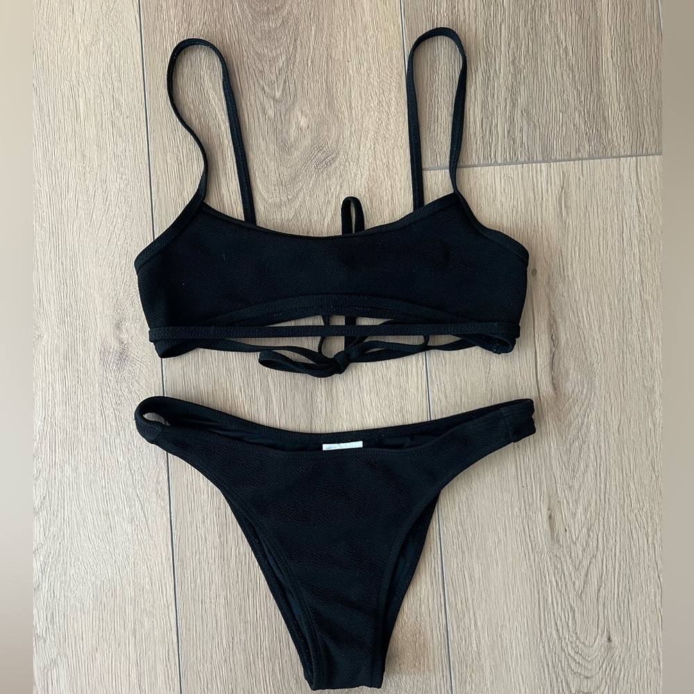 Motel Rocks Ina Black Tie-back Bikini Set - Picture 2 of 7